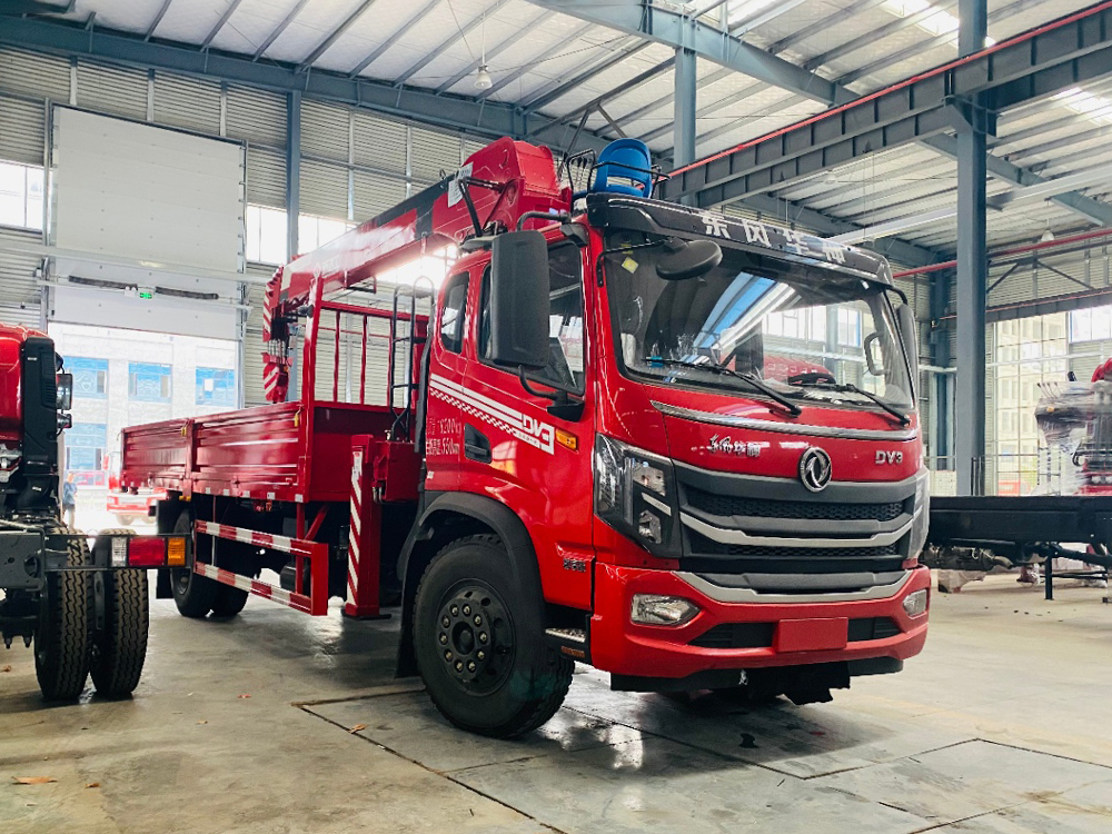 國六東風(fēng)DV3新飛工8噸四節(jié)直臂吊機隨車吊