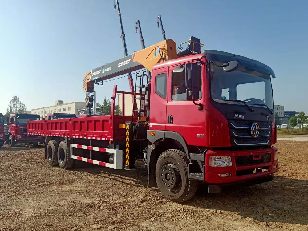 東風華神T5后雙橋駿通12噸四節(jié)臂吊機隨車吊