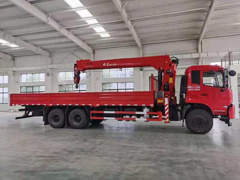 東風(fēng)暢行D3V后八輪威龍12噸4節(jié)臂吊機