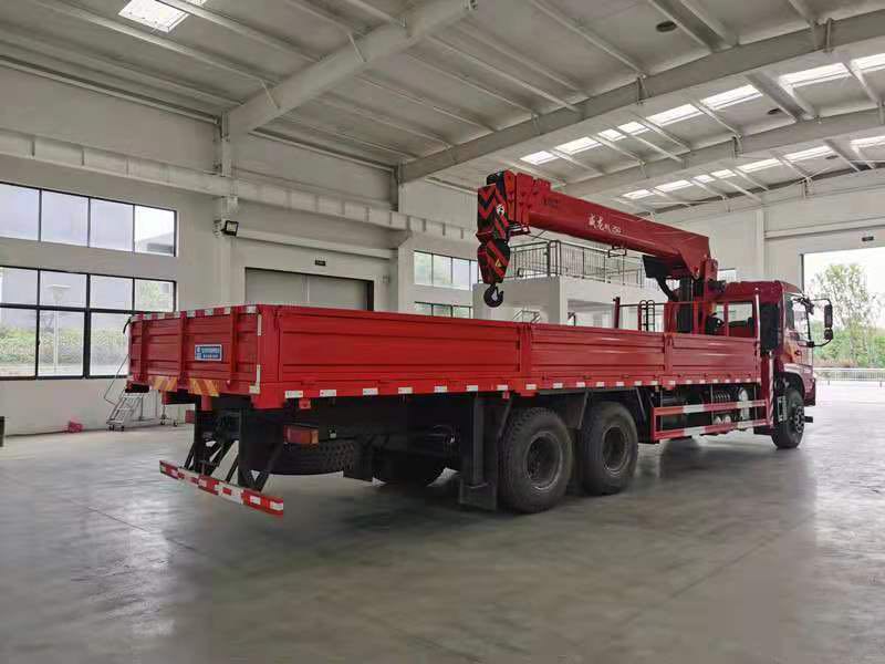 東風(fēng)暢行D3V后八輪威龍12噸4節(jié)臂吊機